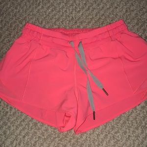 LULULEMON HOTTY HOT SHORTS NWOT